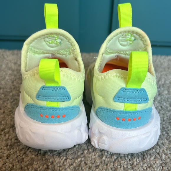 Nike React Presto Volt Yellow Toddler Sneakers 5C - Picture 4 of 11